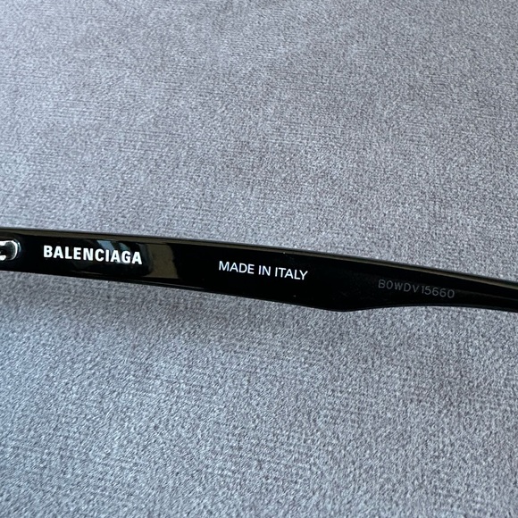 Balenciaga cat eye BB0046S 001 sunglasses - Picture 7 of 10